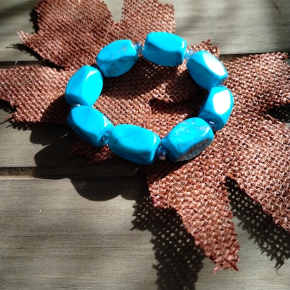 Turquoise Style Chunky Beaded Bracelet - Picture 13 of 16